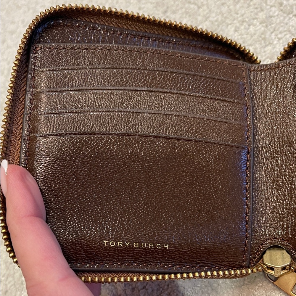 Tory Burch Tan Embossed Logo Wallet - Picture 3 of 4